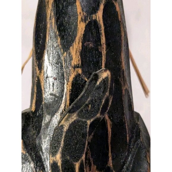 Hand Carved Cat Figure Wooden Black Rustic Distressed Folk Art Raffia Ribbon Vtg - Picture 14 of 16